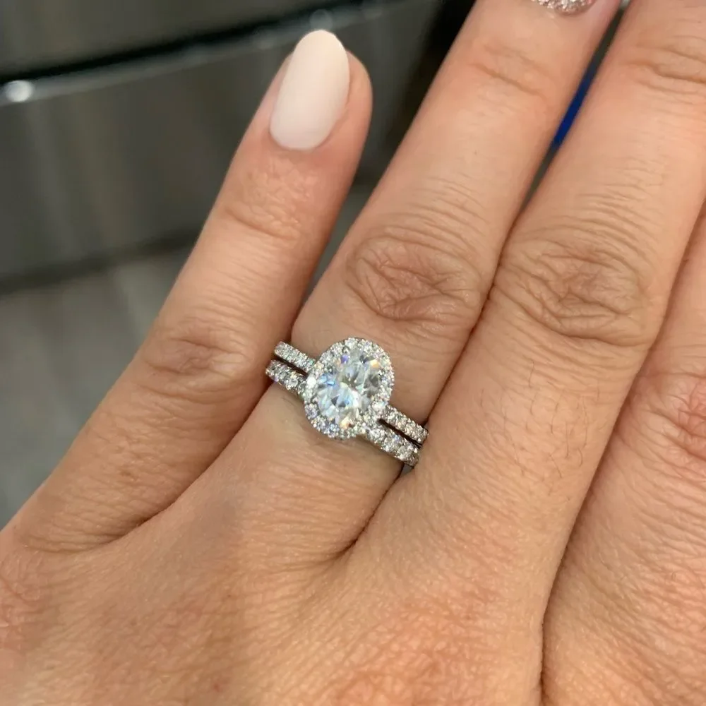 ♦️Rare oval halo diamond bridal ring♦️